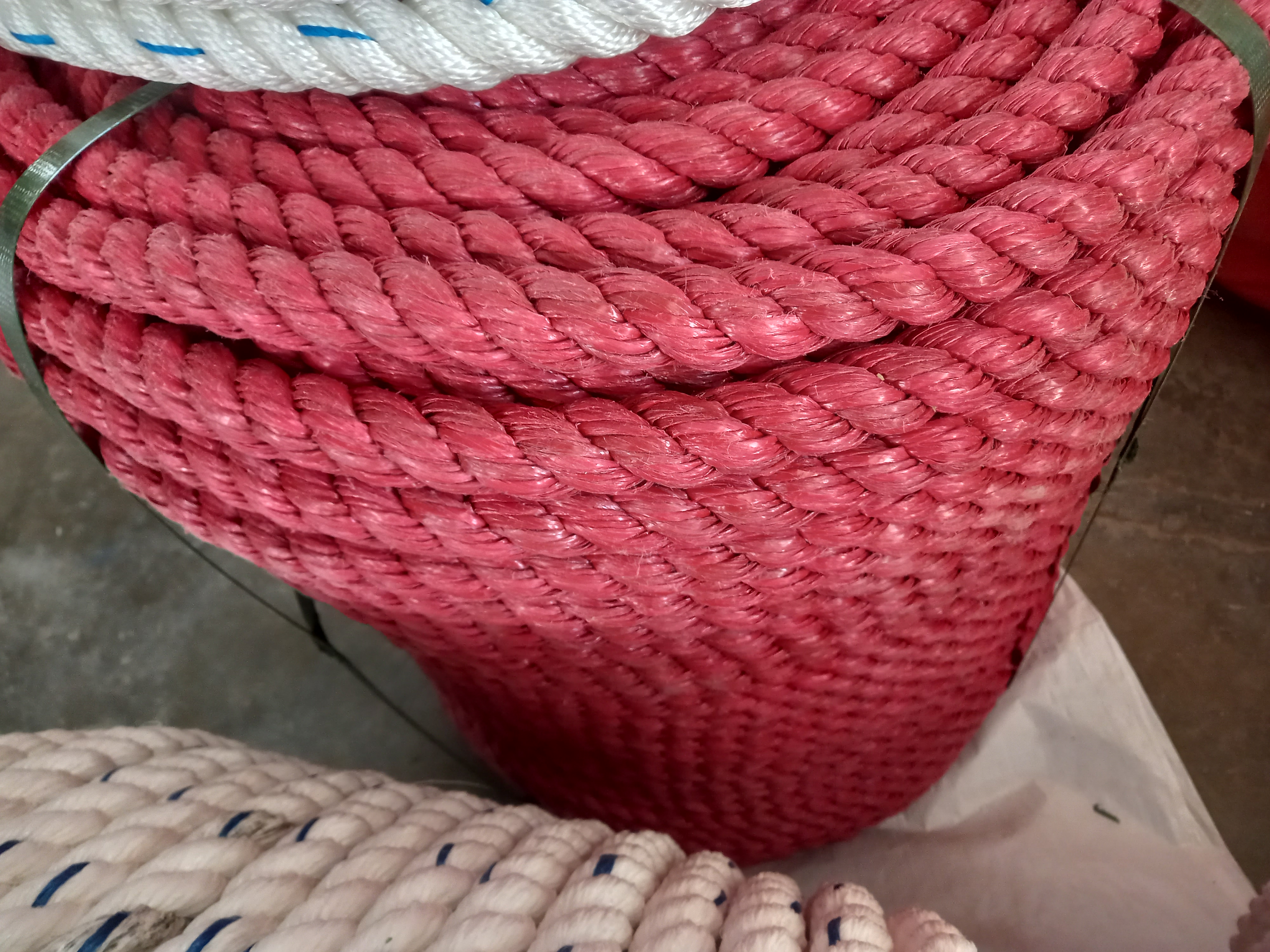 چند رشته از پلی پروپیلن